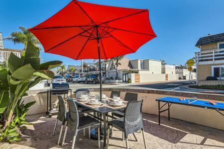Awesome 3Br 2Bth 1 Block To Beach C2 ニューポート・ビーチ エクステリア 写真